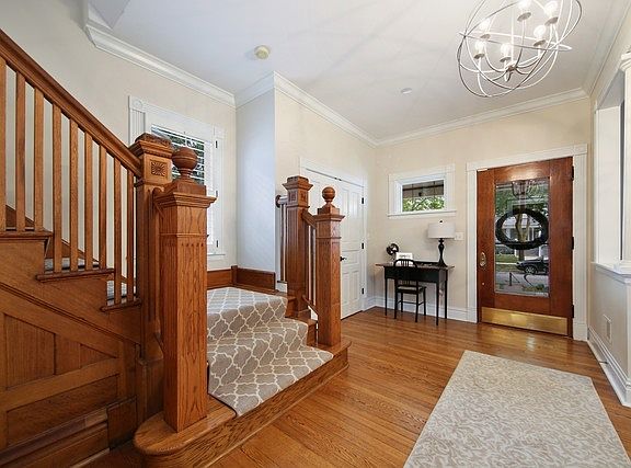 4th image of 24 N Catherine Ave