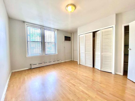 4th image of 2128 31st Ave APT 1F
