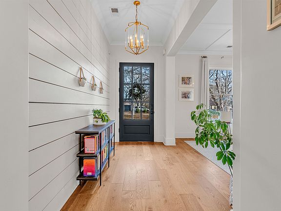 4th image of 1125 Hayne Rd