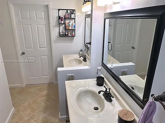 4th image of 612 Commodore Dr #214