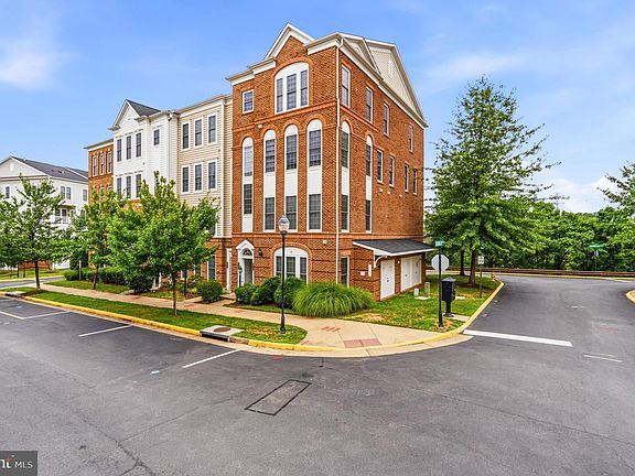 3rd image of 2361 Brookmoor Ln