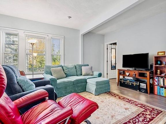 4th image of 101 Hale St #1
