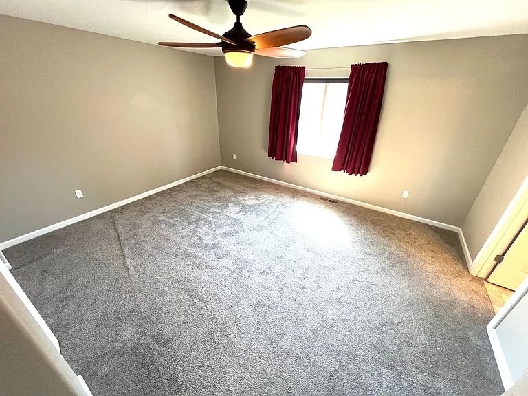 2633 Knight St — Photo 14