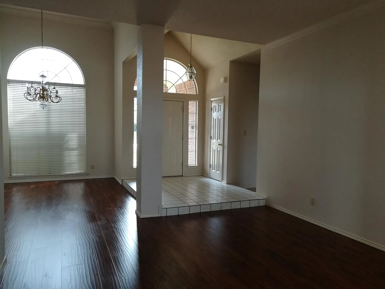3008 Yale Dr — Photo 2