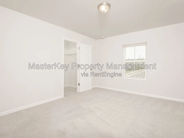 804 McKenzie Park Ter — Photo 21