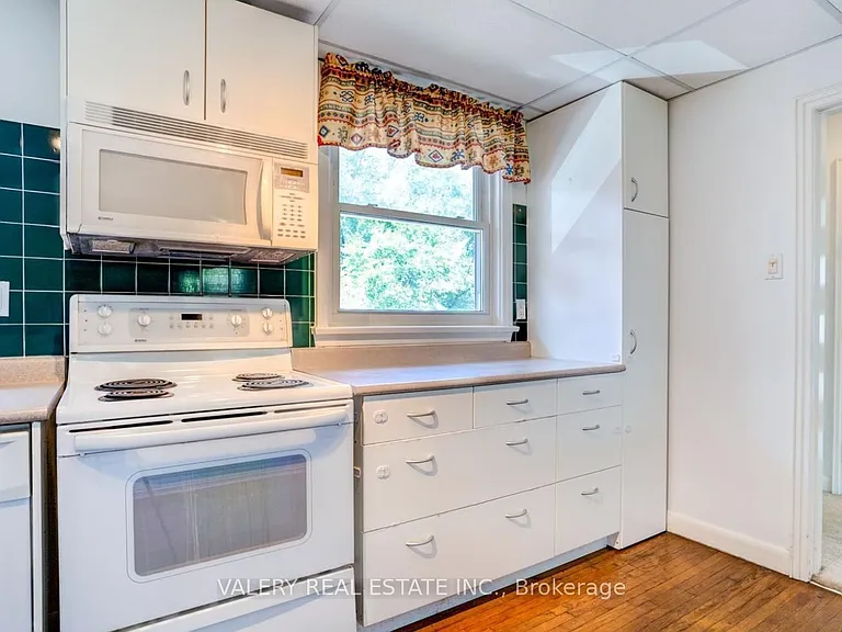 47 Ranleigh Ave #301 — Photo 11