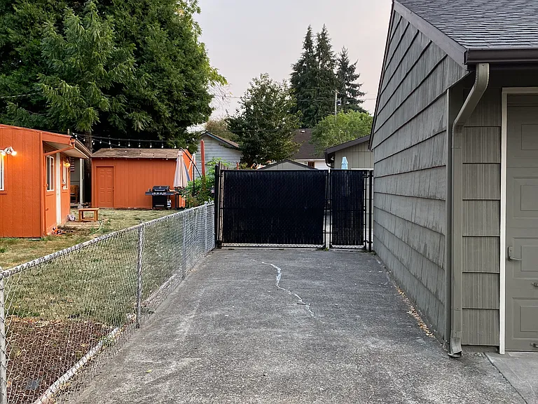 6816 N Rochester St — Photo 27