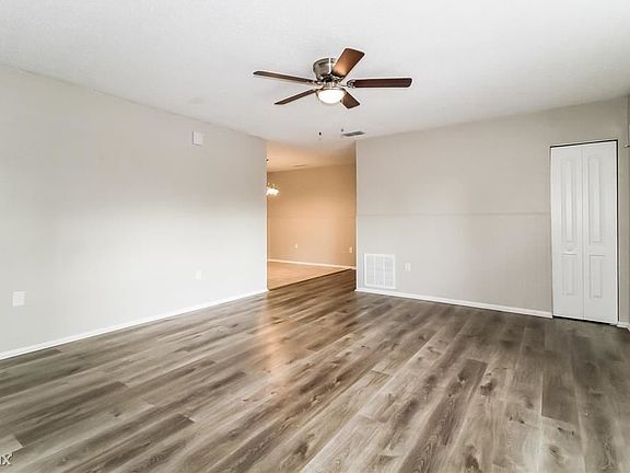 5th image of 1221R Sand Pine Ave