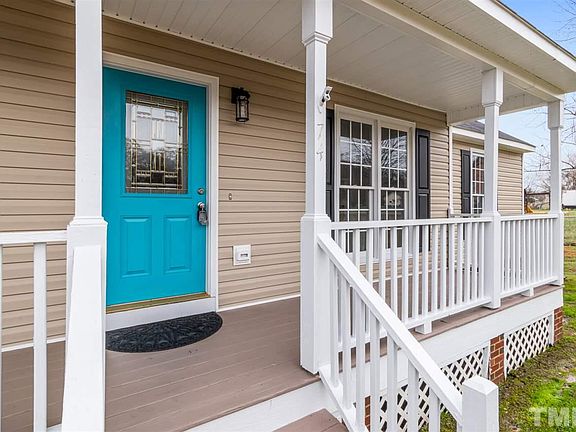 3rd image of 74 Richmond Dr