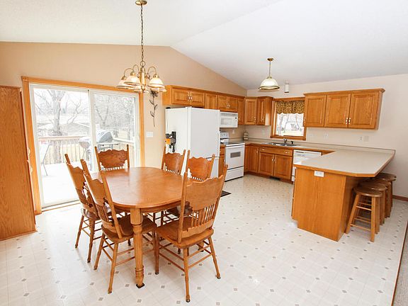 5th image of 1594 Shady Ln NE