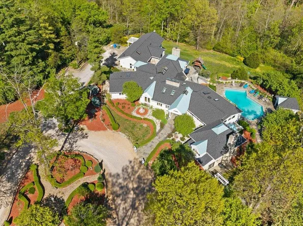 6220 Hawk Ridge Rd, Cincinnati, OH 45243