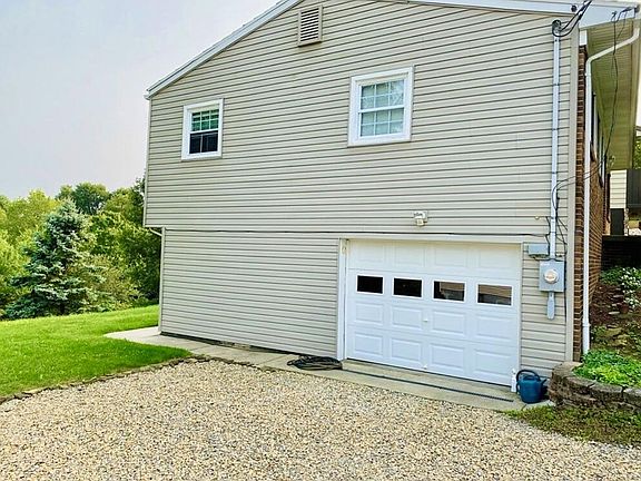 3rd image of 165 Mount View Drive