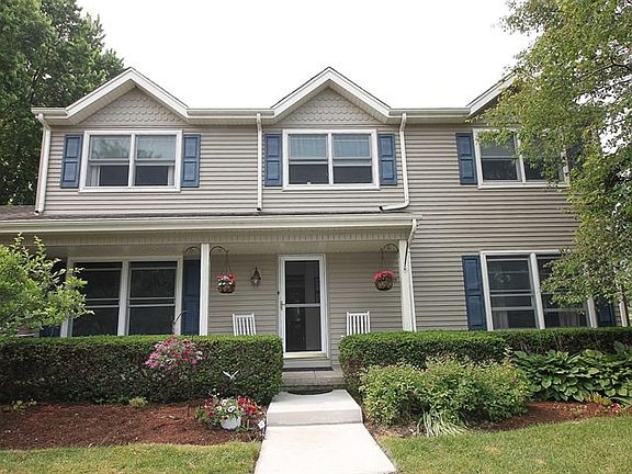 5th image of 36W255 Barton Dr