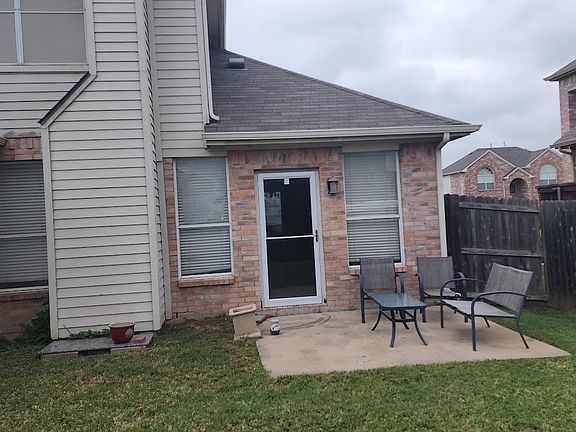 3rd image of 3920 Windford Dr