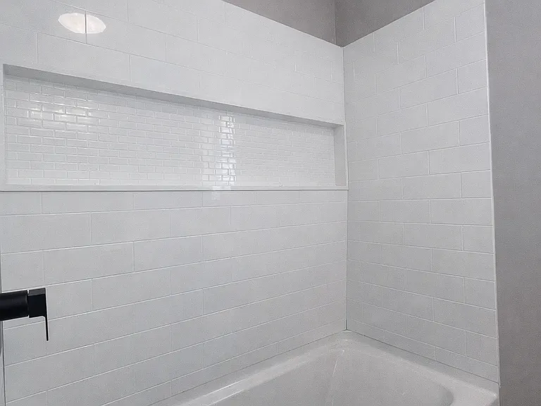 Fisher St Apartments — Photo 11