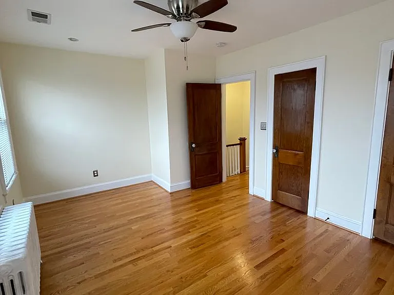 539 24th St NE — Photo 25