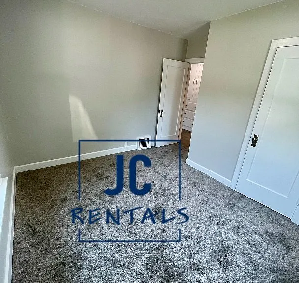 1522 Folsom Ave — Photo 6
