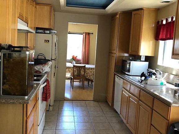 5th image of 1828 Sunridge Dr