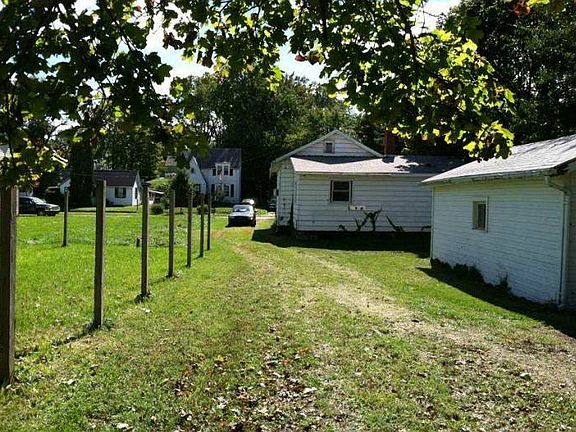 Back lot with garage