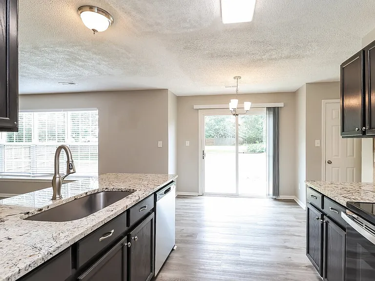 2909 Dairywood Ln — Photo 9