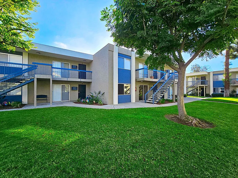 Sandalwood Apartments — Photo 36
