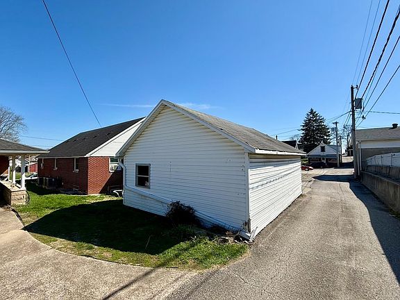 5th image of 1411 Main St