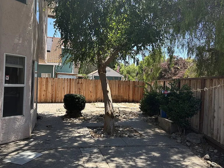2150 Holder Ln — Photo 13