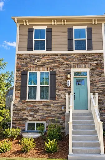 949 Channing Park Cir — Photo 1