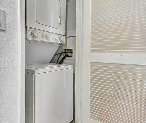 4th image of 640 W 4th St Unit 208