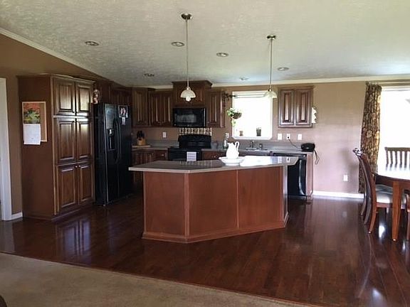 3rd image of 40419 Falcon Dr