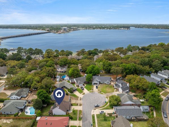 2562 Barron Ct, Shalimar, FL 32579