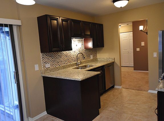 4th image of 1233 Ironwood Ct Unit D2