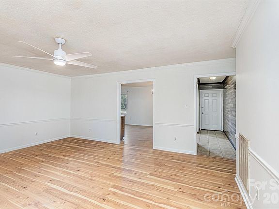 5th image of 231 Green Bay Dr