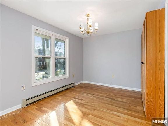 3rd image of 418 Union Ave