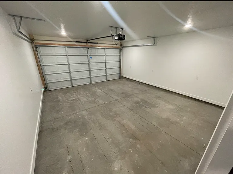 517 S May Dr — Photo 11
