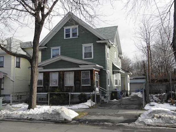 2nd image of 104 Chamberlain St