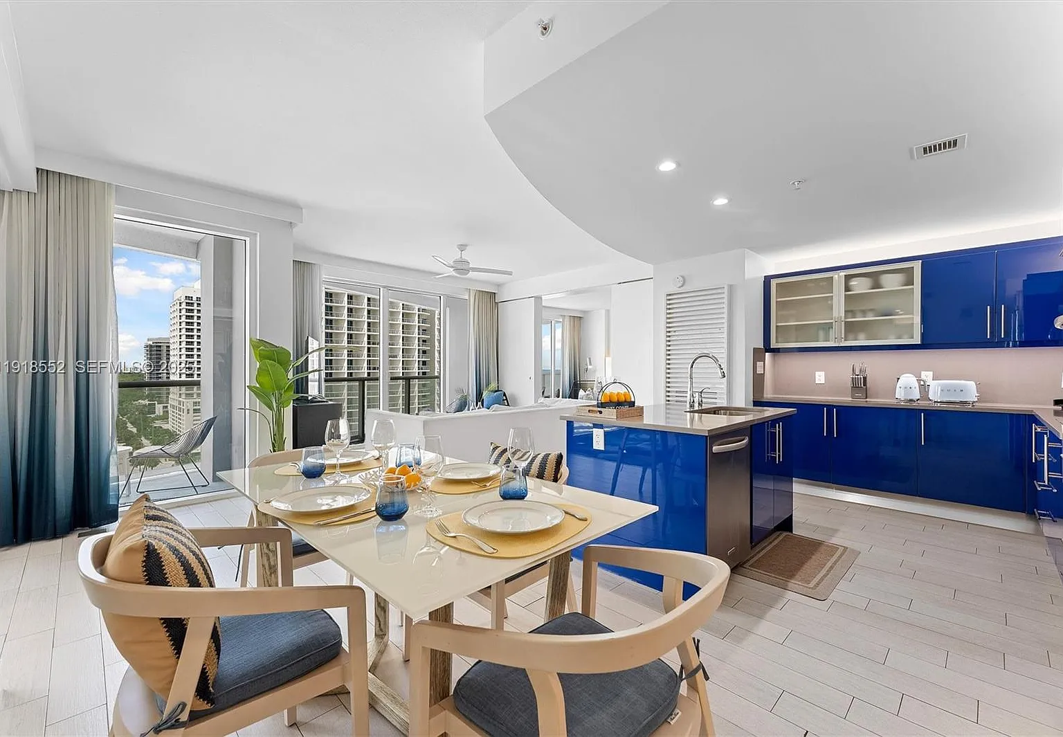 3101 Bayshore Dr — Photo 2