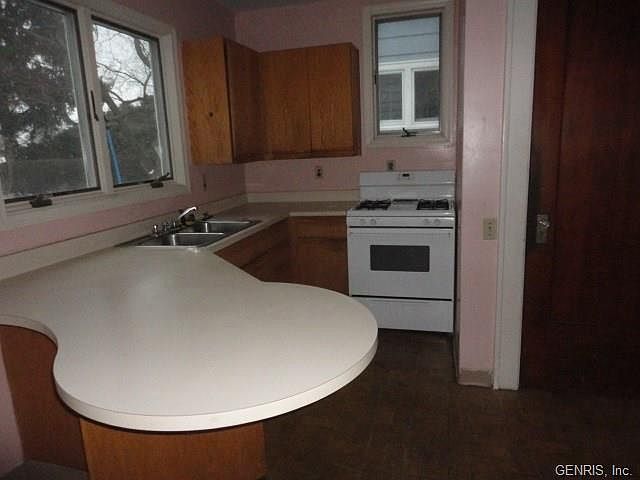 2nd image of 134 Gregory Hill Rd