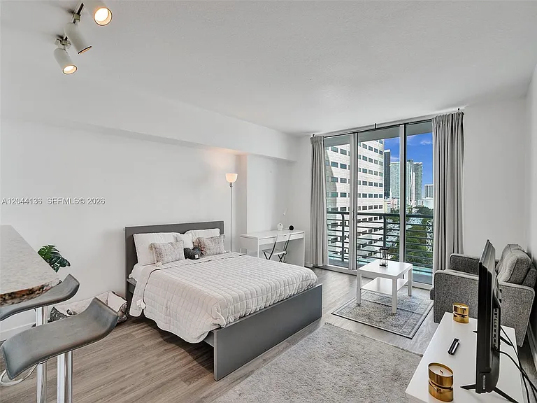 325 Biscayne Blvd #1520 — Photo 6