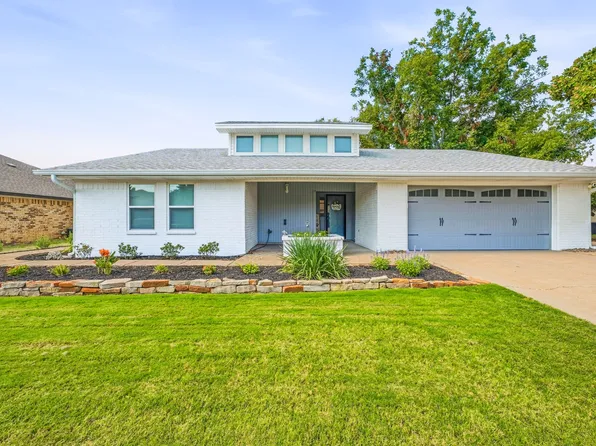 1202 Red Bird Ln, Granbury, TX 76048