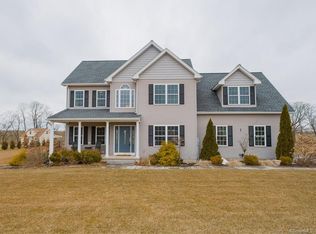 10 Bellawood Dr, Enfield, CT 06082