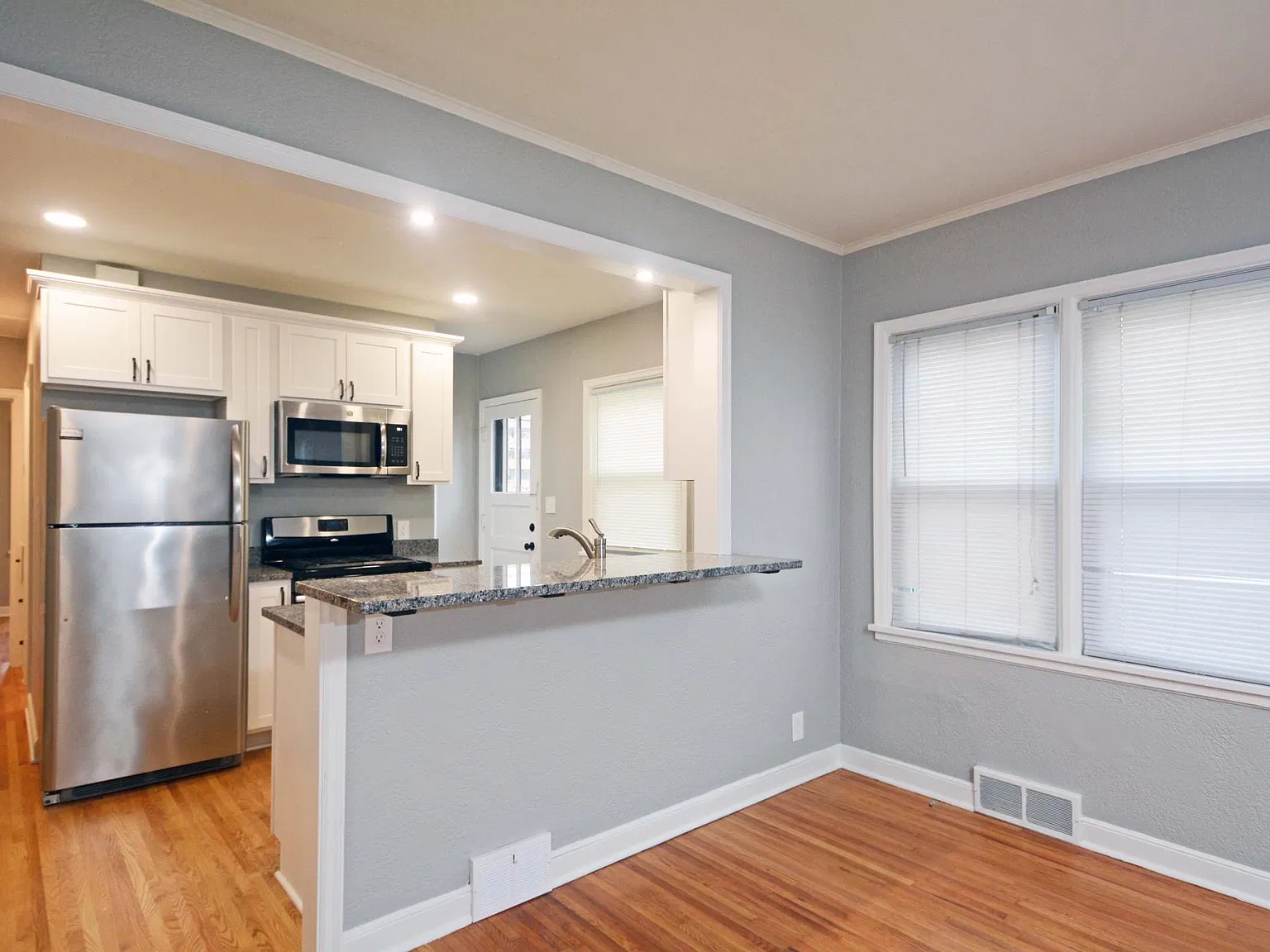 1 bed, 800 sqft, $1,475 — Photo 4