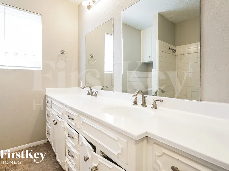 1424 Wreyhill Dr — Photo 15