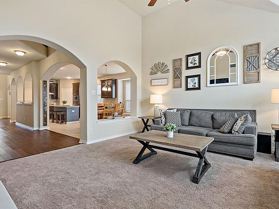 5th image of 1301 White Water Ln