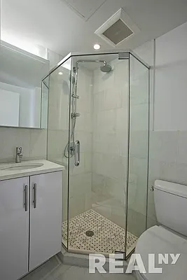 Rented by REAL New York | media 23