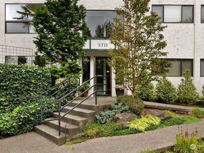 5711 Phinney Avenue N #101, Seattle, WA, 98103
