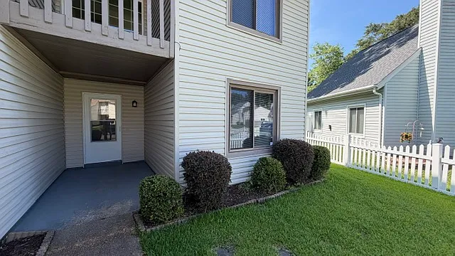 1818 Delaney St — Photo 3