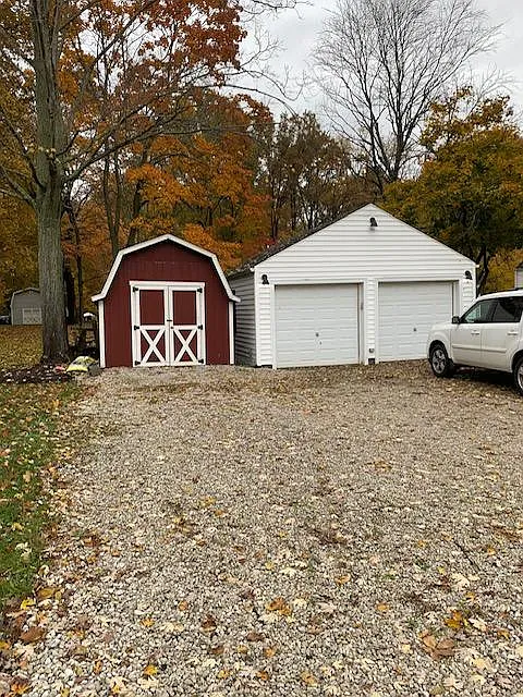 1534 Morris Dr — Photo 3