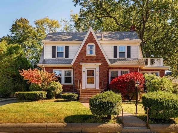 29 Norton St, Braintree, MA 02184