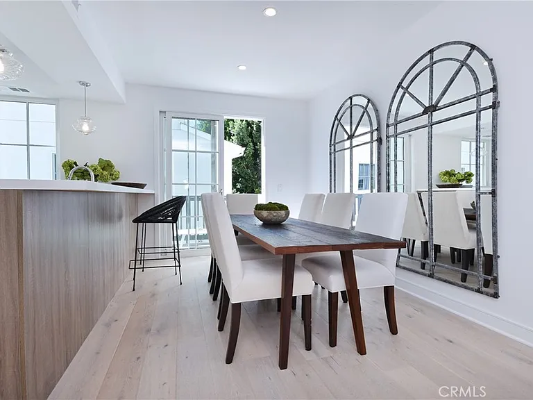 4641 Cahuenga Blvd — Photo 20